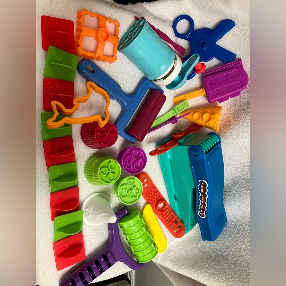 Kids Multicolor Play Doh Tool lot - Picture 2 of 12